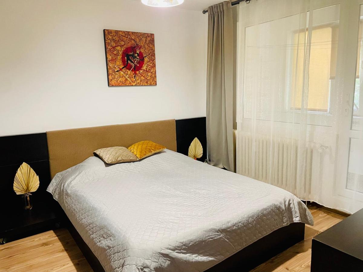 Thias Apartment -Parter, Langa Spitalul Marie Curie Bucarest Esterno foto