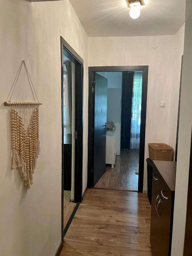 Thias Apartment -Parter, Langa Spitalul Marie Curie Bucarest Esterno foto